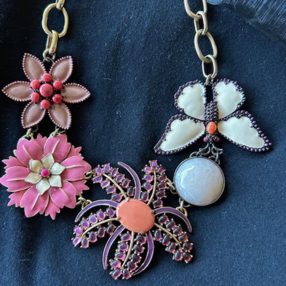 Necklance - Picture 2 of 2